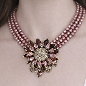Heidi Daus Dusty Rose Pearl & Crystal Sunburst Necklace (signed)